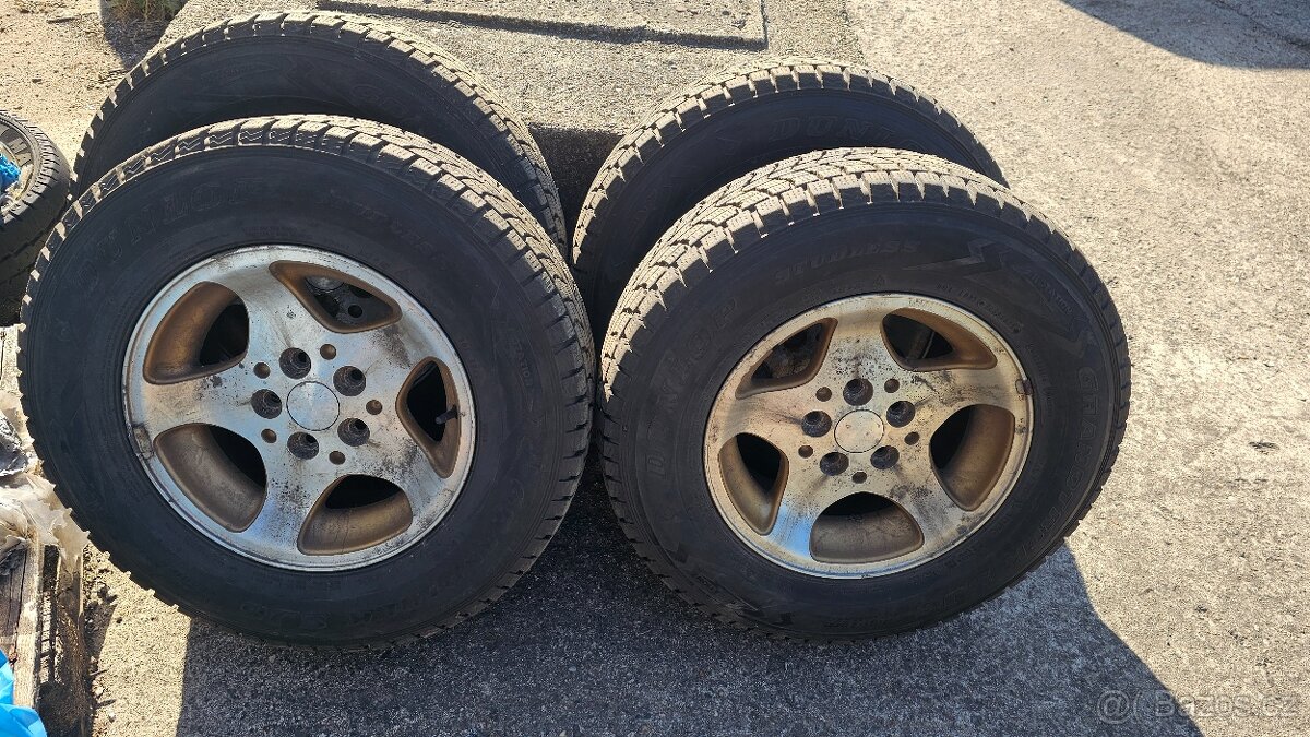 Jeep Cherokee. Prodam komplet zimni kola 225/70/15