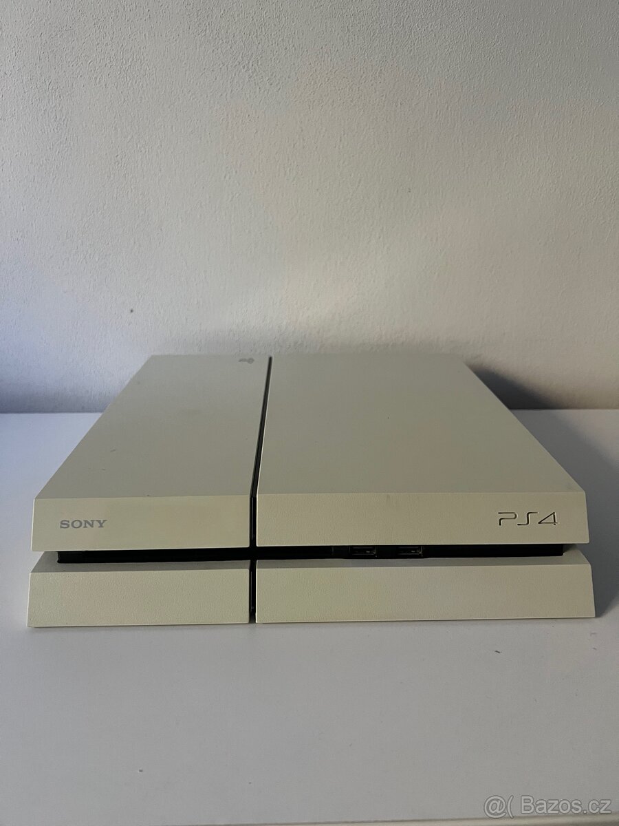 PlayStation 4 - Potřeba vyčistit