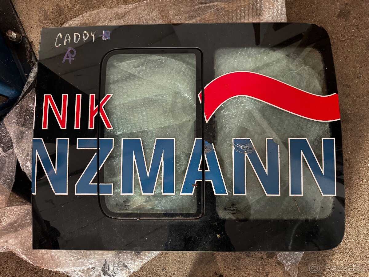 Sklo bočních posuvných dveří pravé –VW Caddy III (2004–2015)