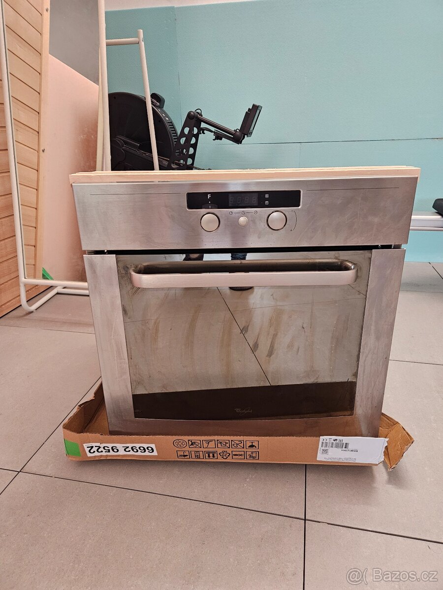 Vestavná trouba whirpool na náhradní díly