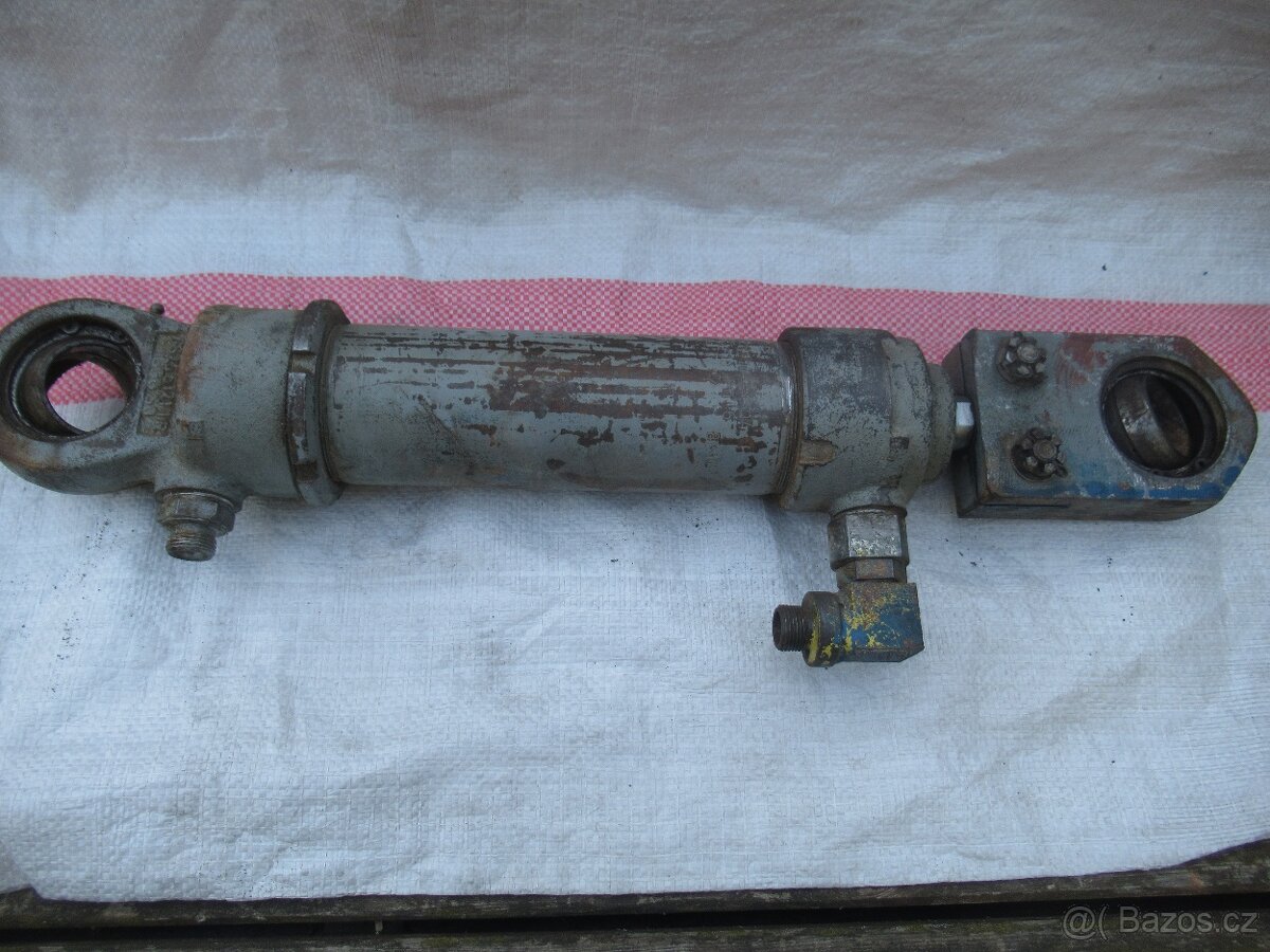 Hydraulická pístnice-dvoučinná 60cm.