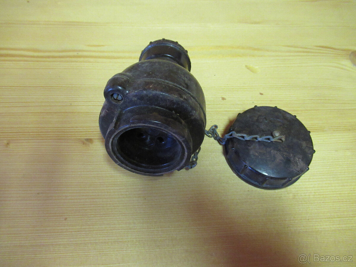 Zásuvka na kabel 380v 10A