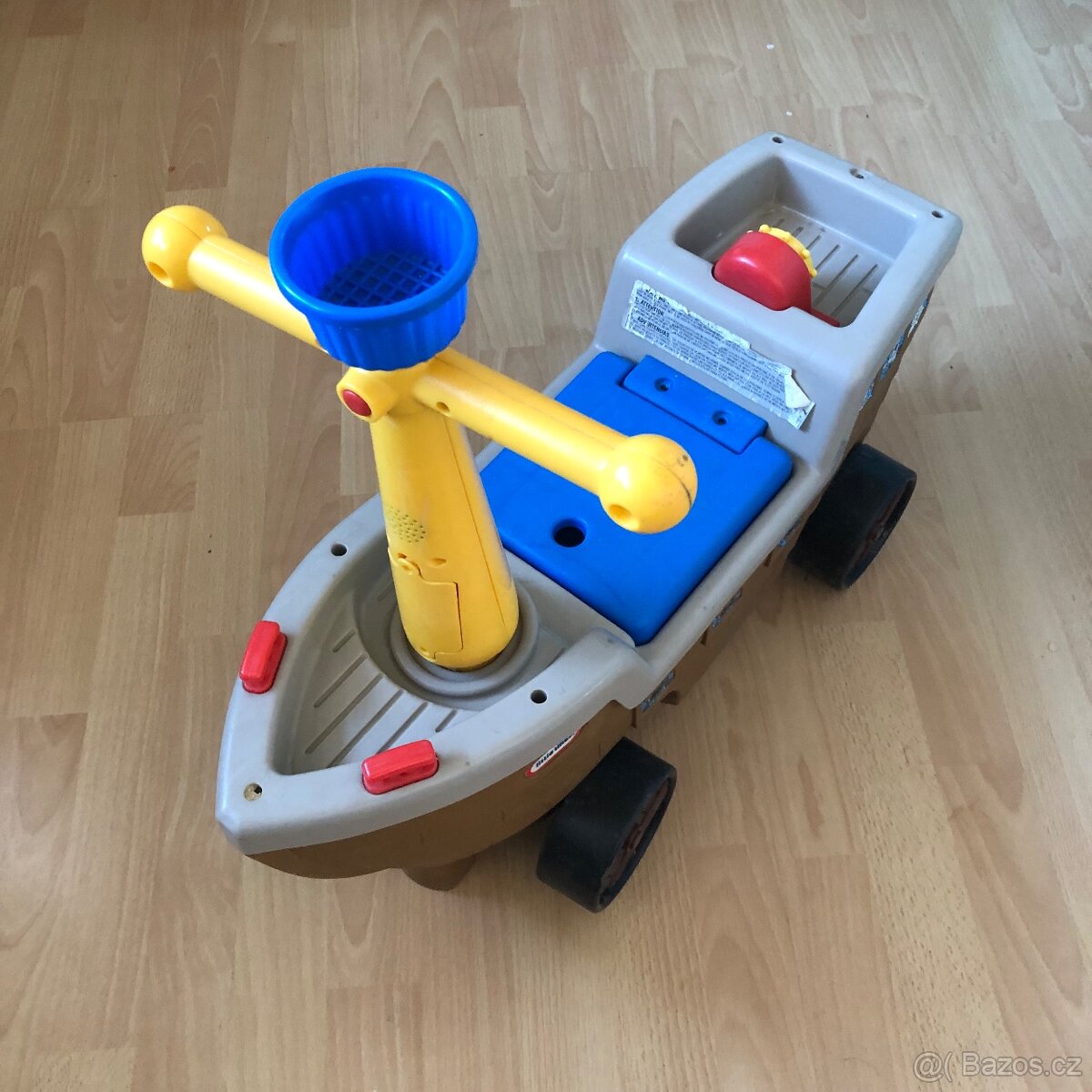 Odrážedlo Little Tikes Pirátská loď