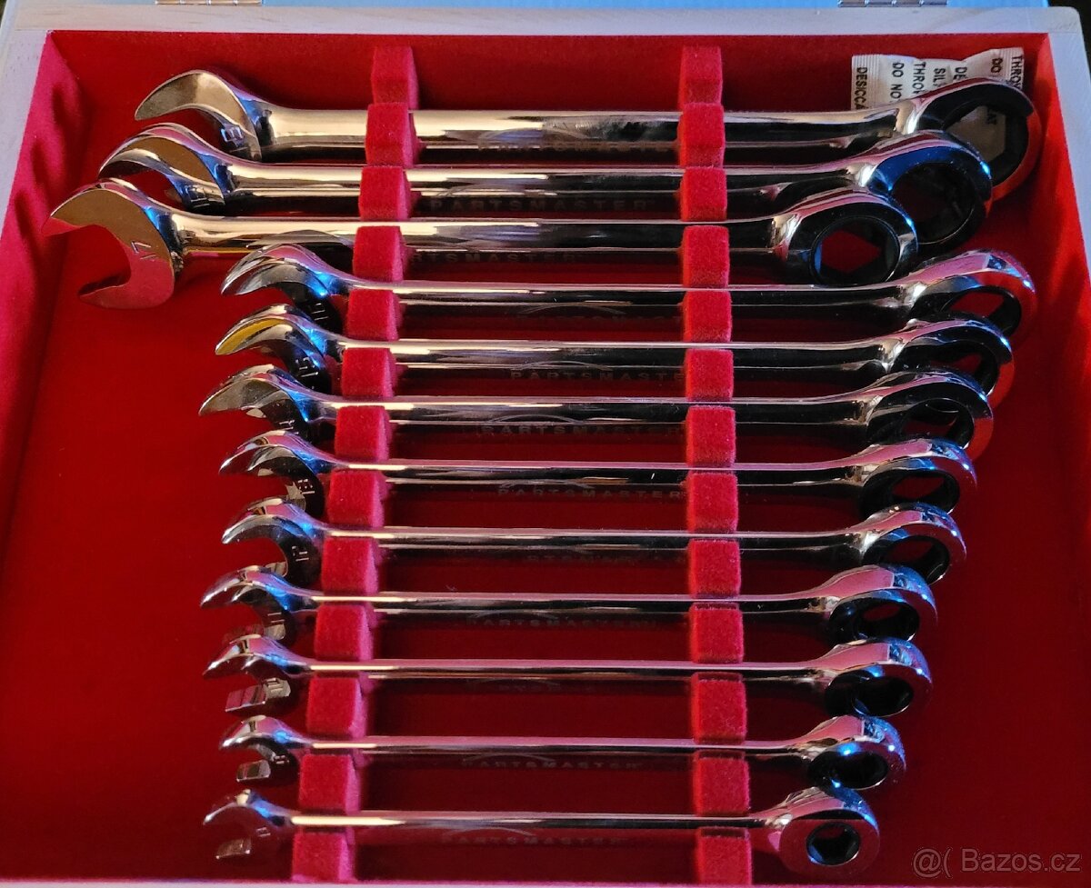 Sada 12ti vysoce kvalitních kombinovaných klíčů 8-19