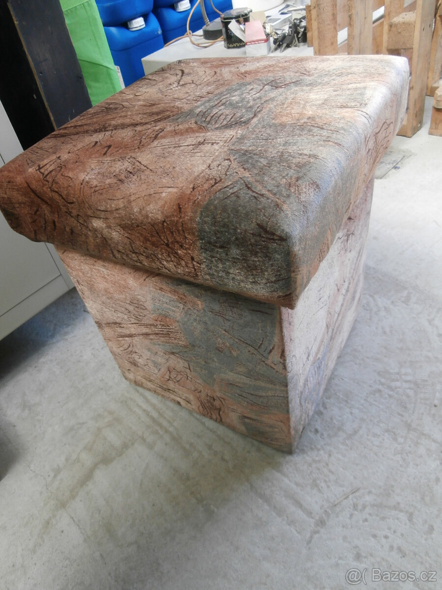 Taburet čalouněný, sedátko, bobík za 400 kč