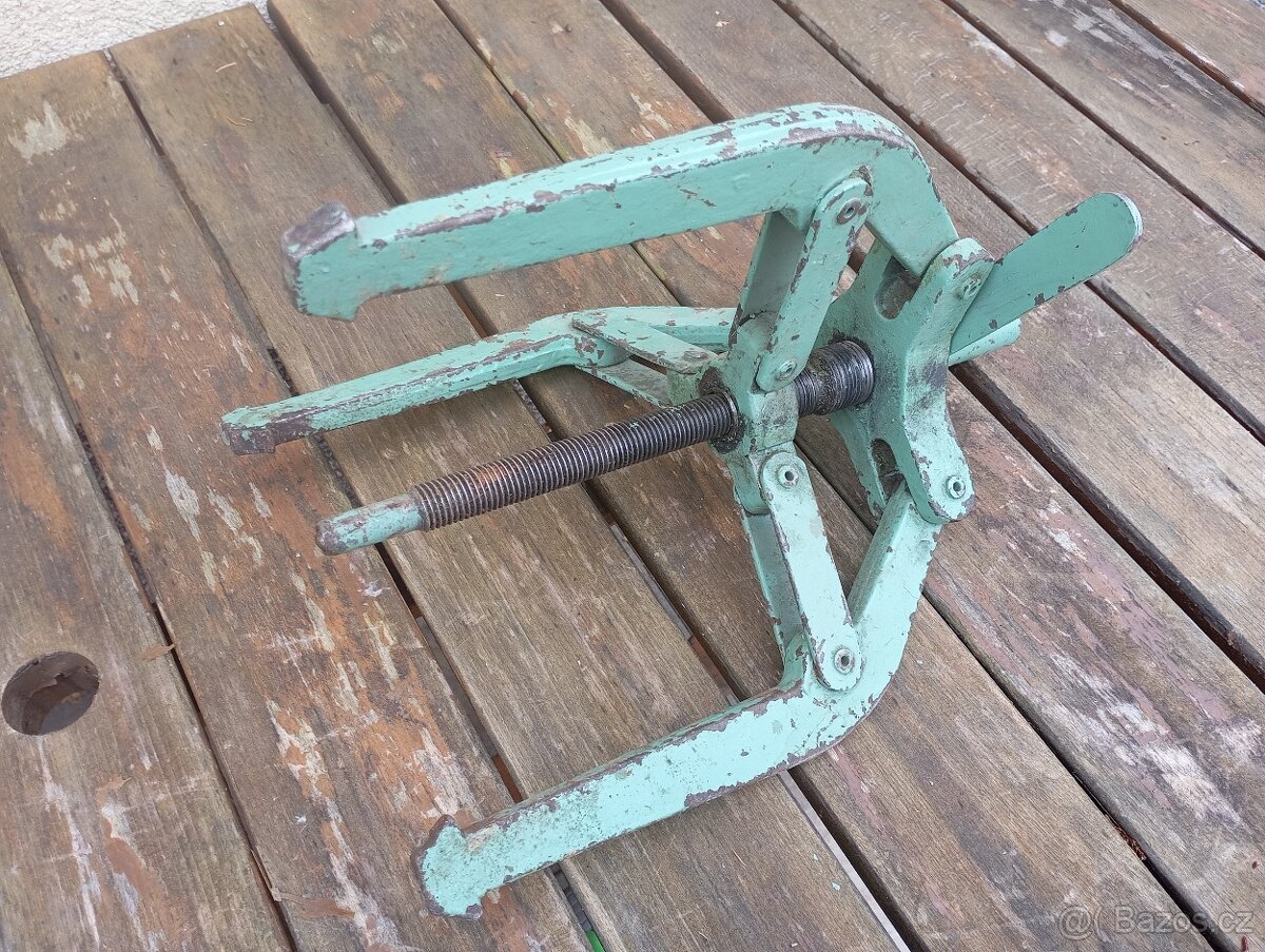 Stahovák bubnů, ložisek na stará auta, nebo strojů