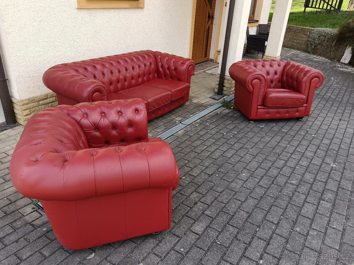 Dvě anglická kožená křesla Chesterfield + gauč