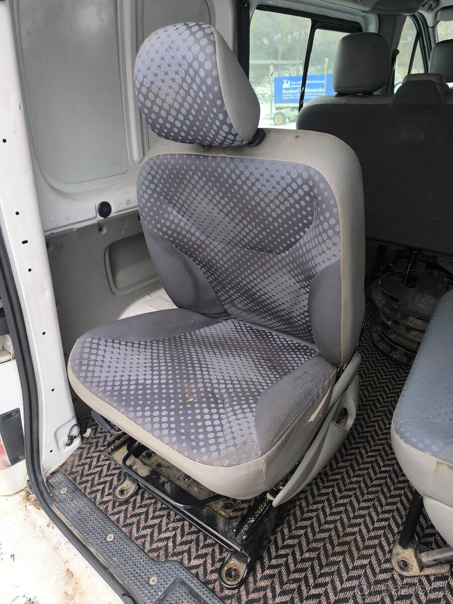Renault Trafic 2 - sedadlo řidiče