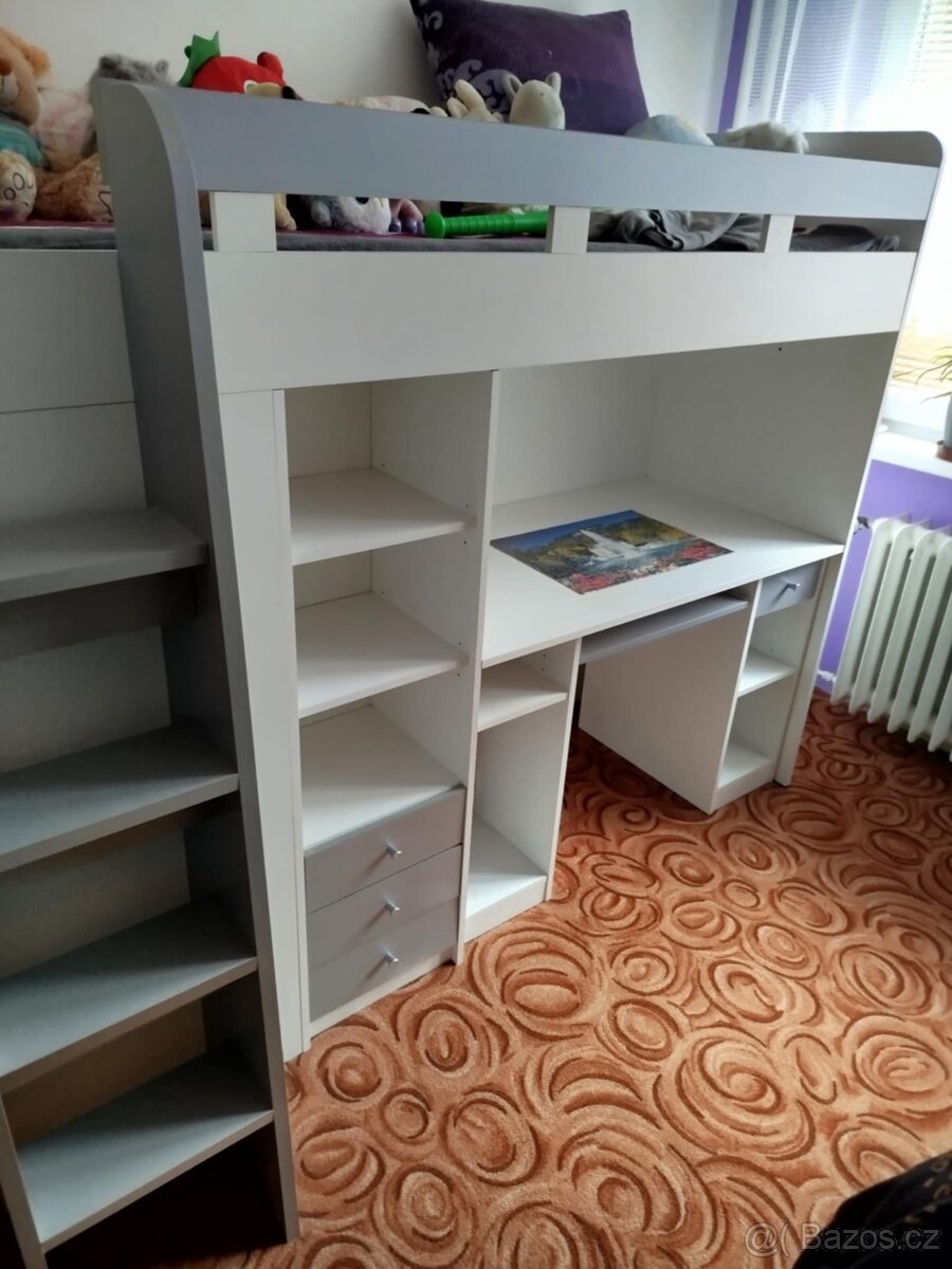 patrová postel s pracovním stolem