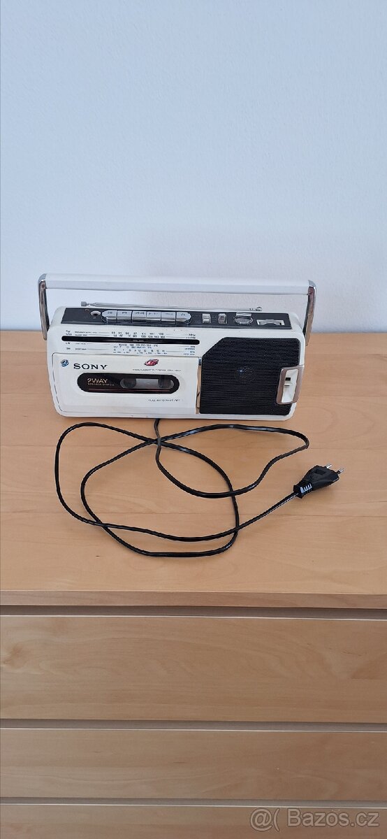 Radiomagnetofon Sony.