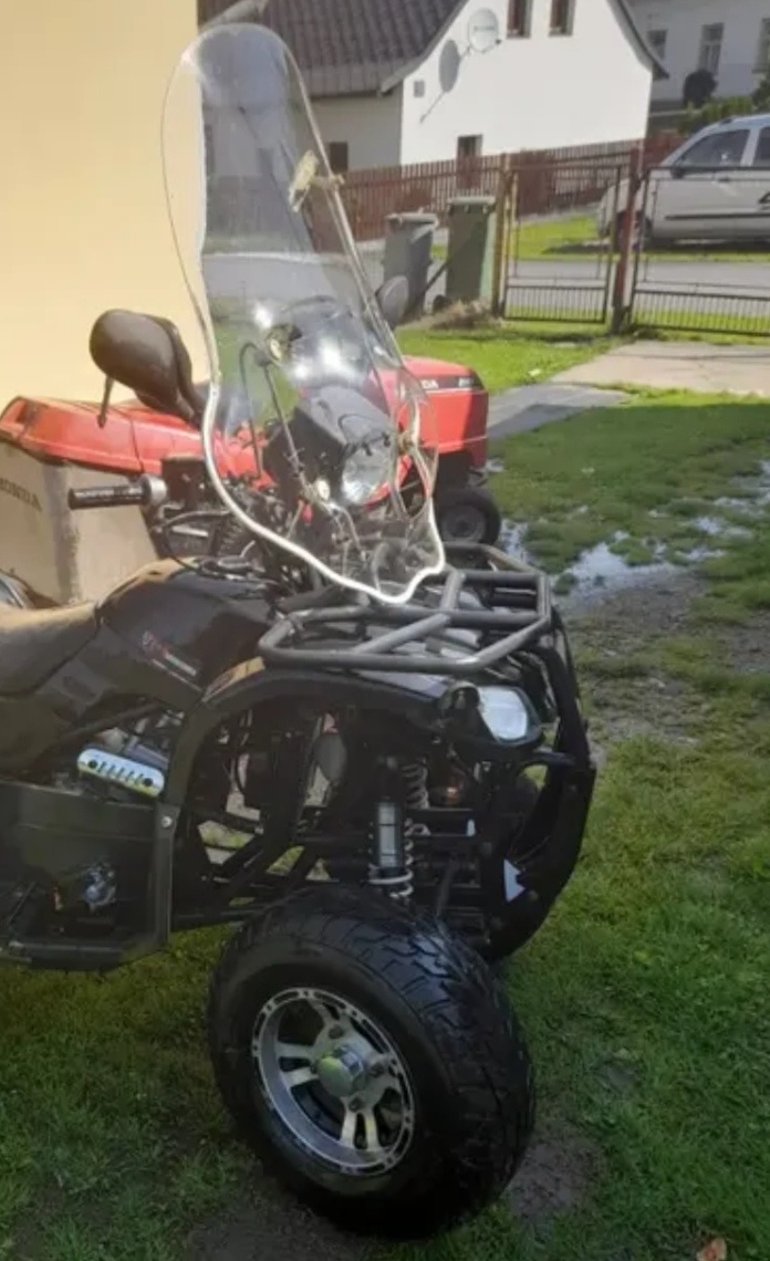 Štít na motorku/ čtyřkolku