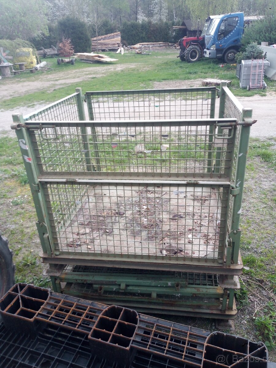 Kovové bedny