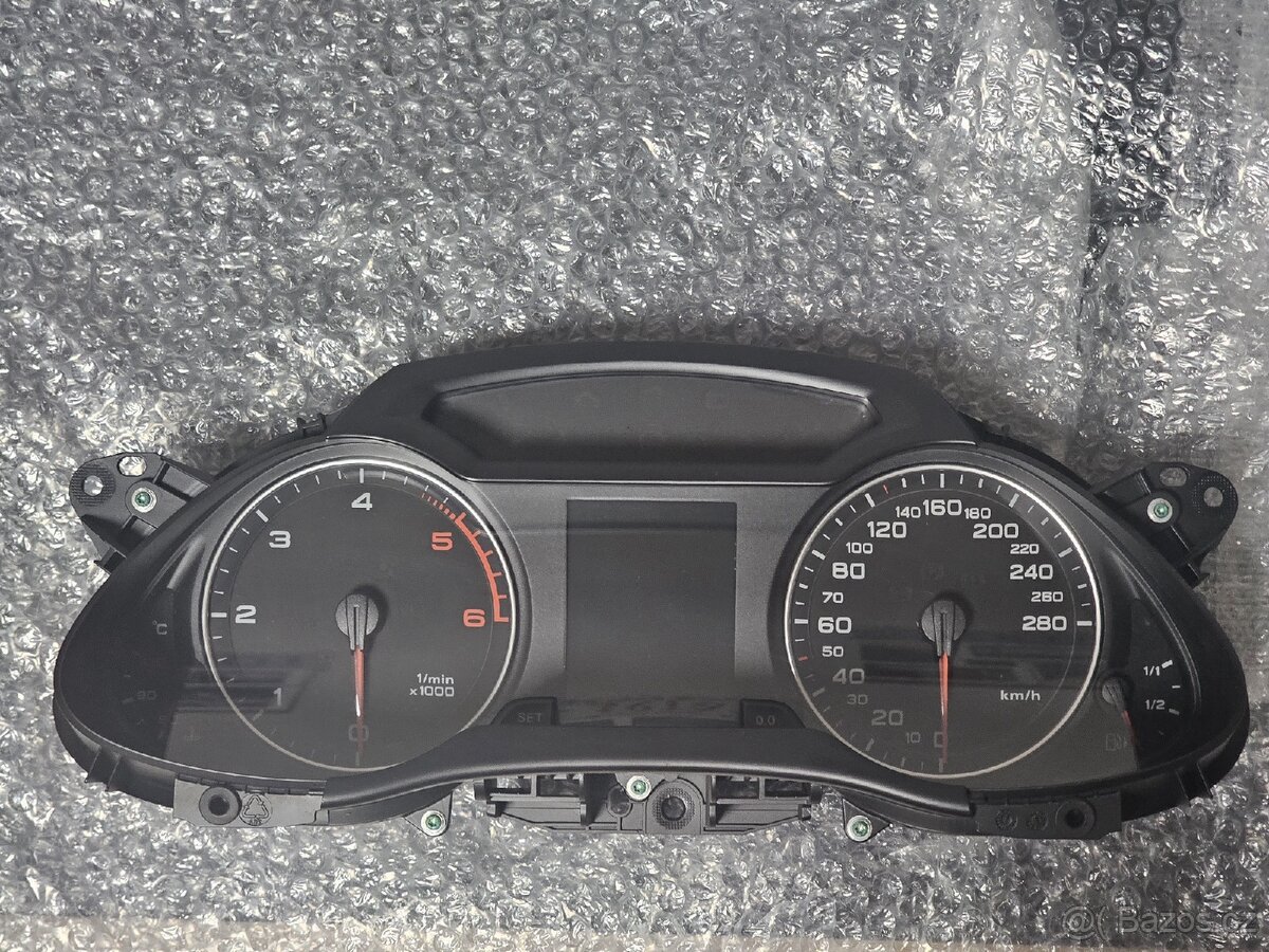 Audi A4 B8- Barevné budíky