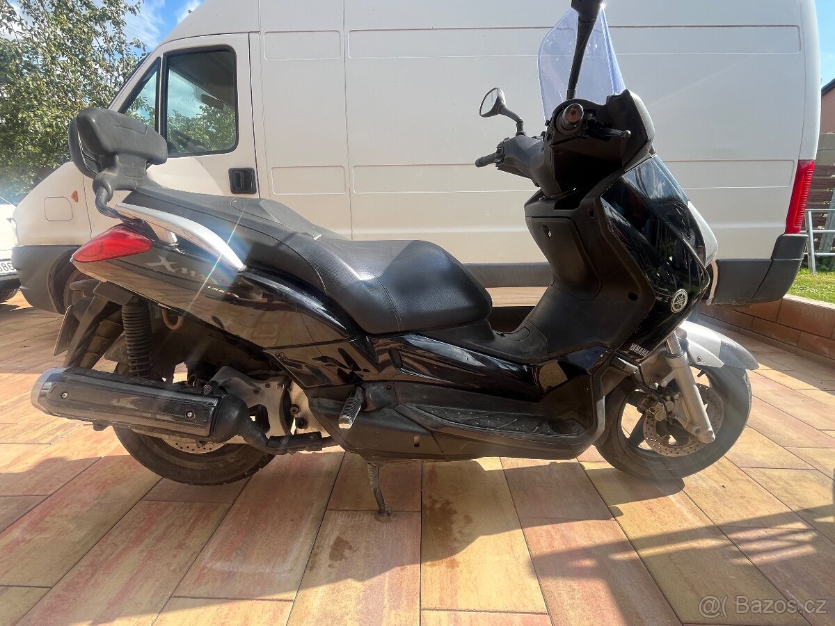 Yamaha X-Max 125