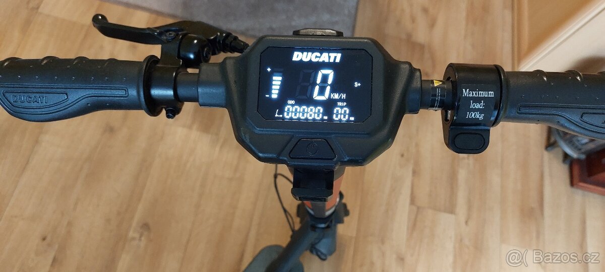 Elektrokoloběžka bucaty