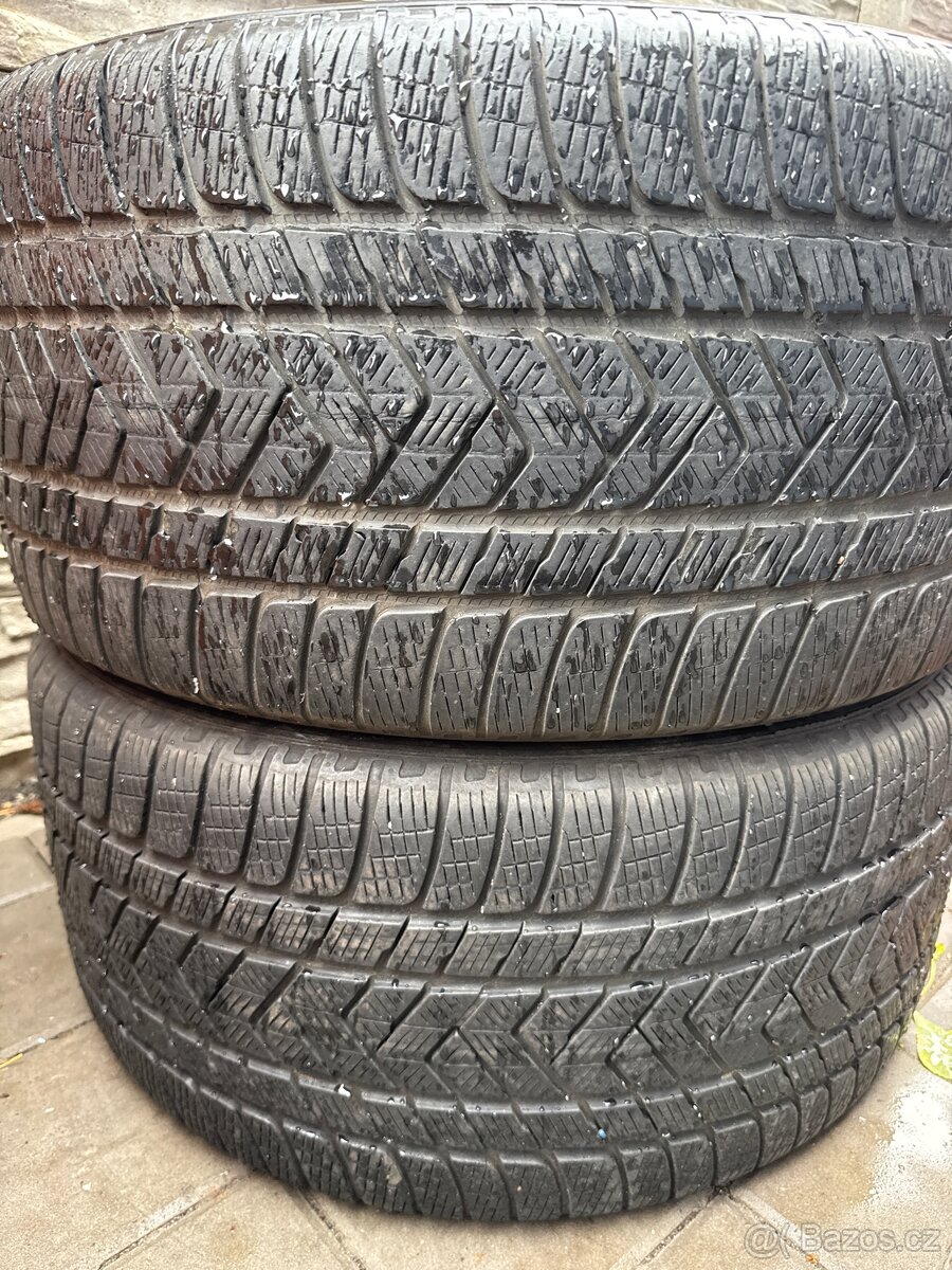 2x Zimní pneu Pirelli Scorpion Winter 305/35 R21