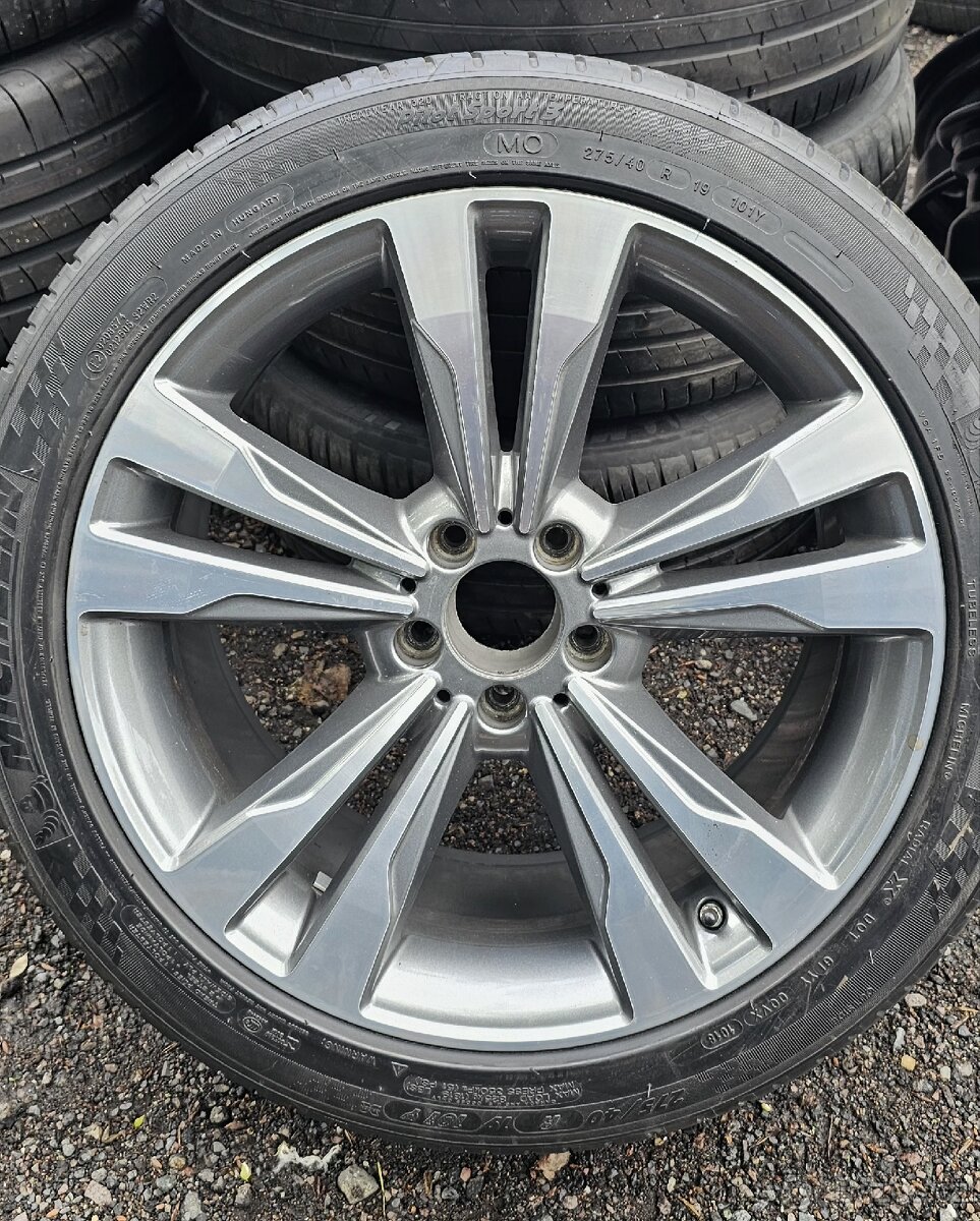 Pneu Michelin 275x40x19 101Y