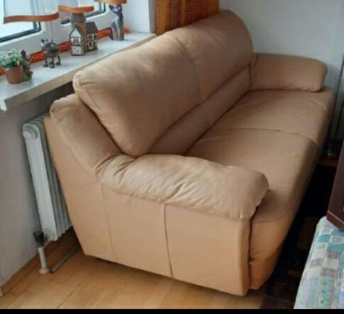 Kožený gaučik