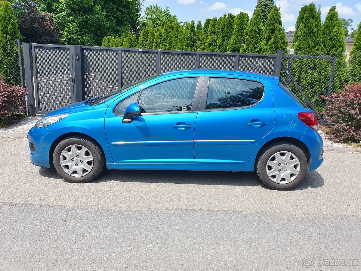 Peugeot 207 1.4 54kw r.v.2011 1.majitel Klimatizace