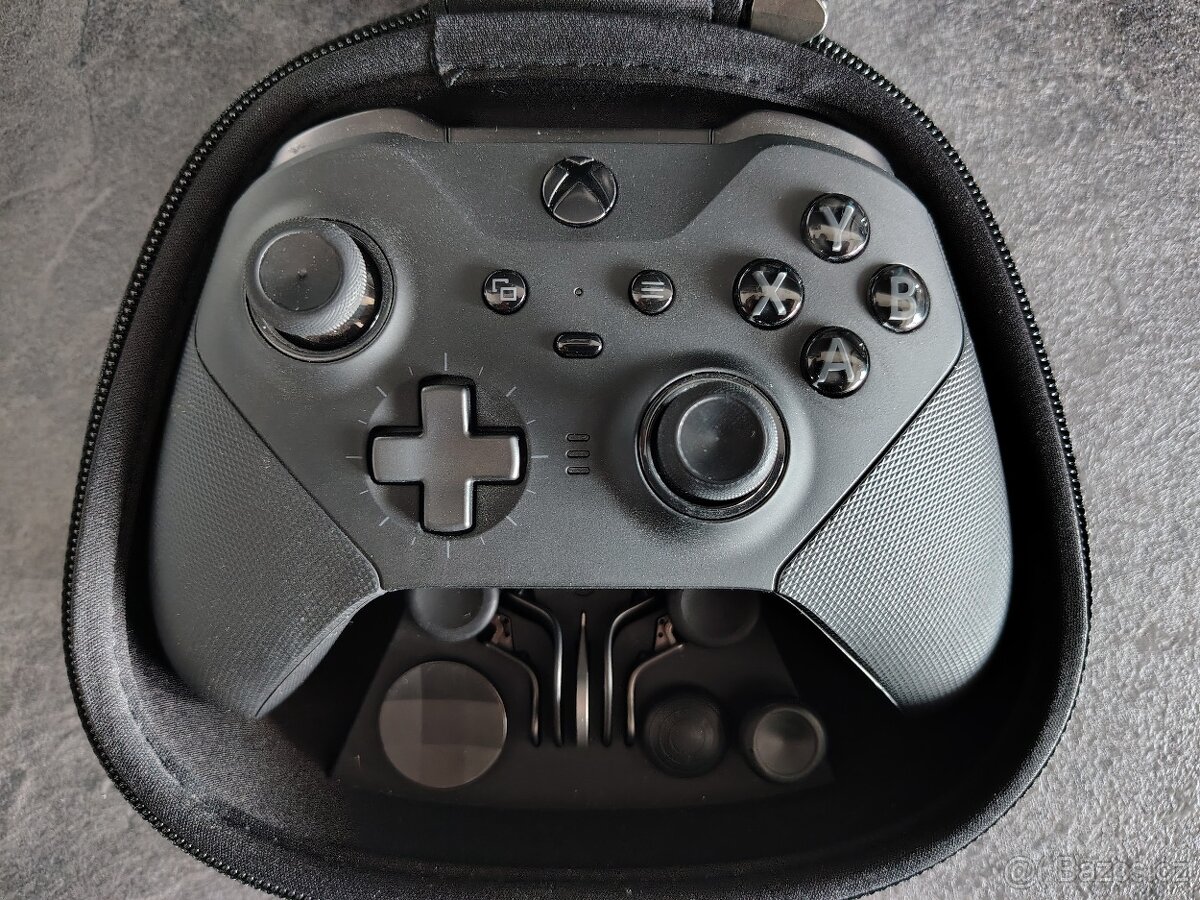Xbox Elite V2 gamepad