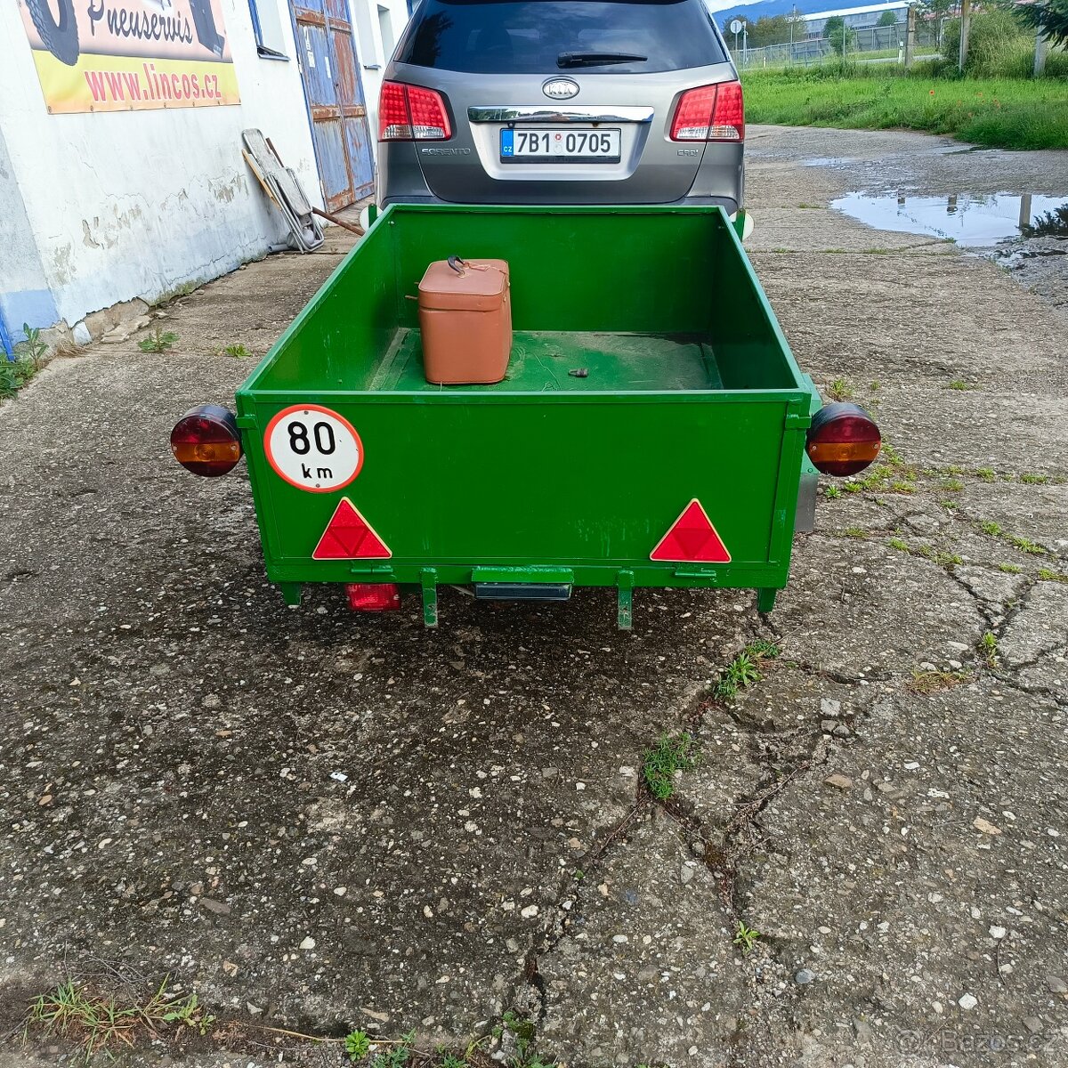 Přívěsný vozík