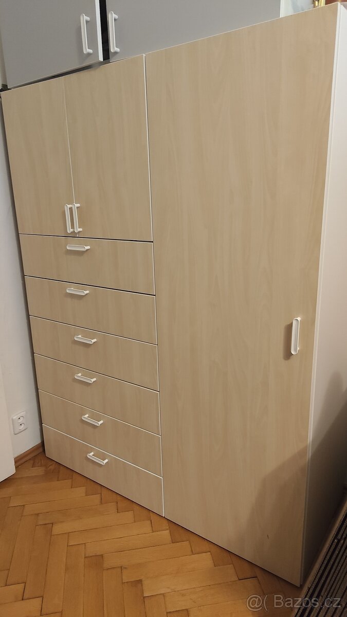 Ikea platsa skříně