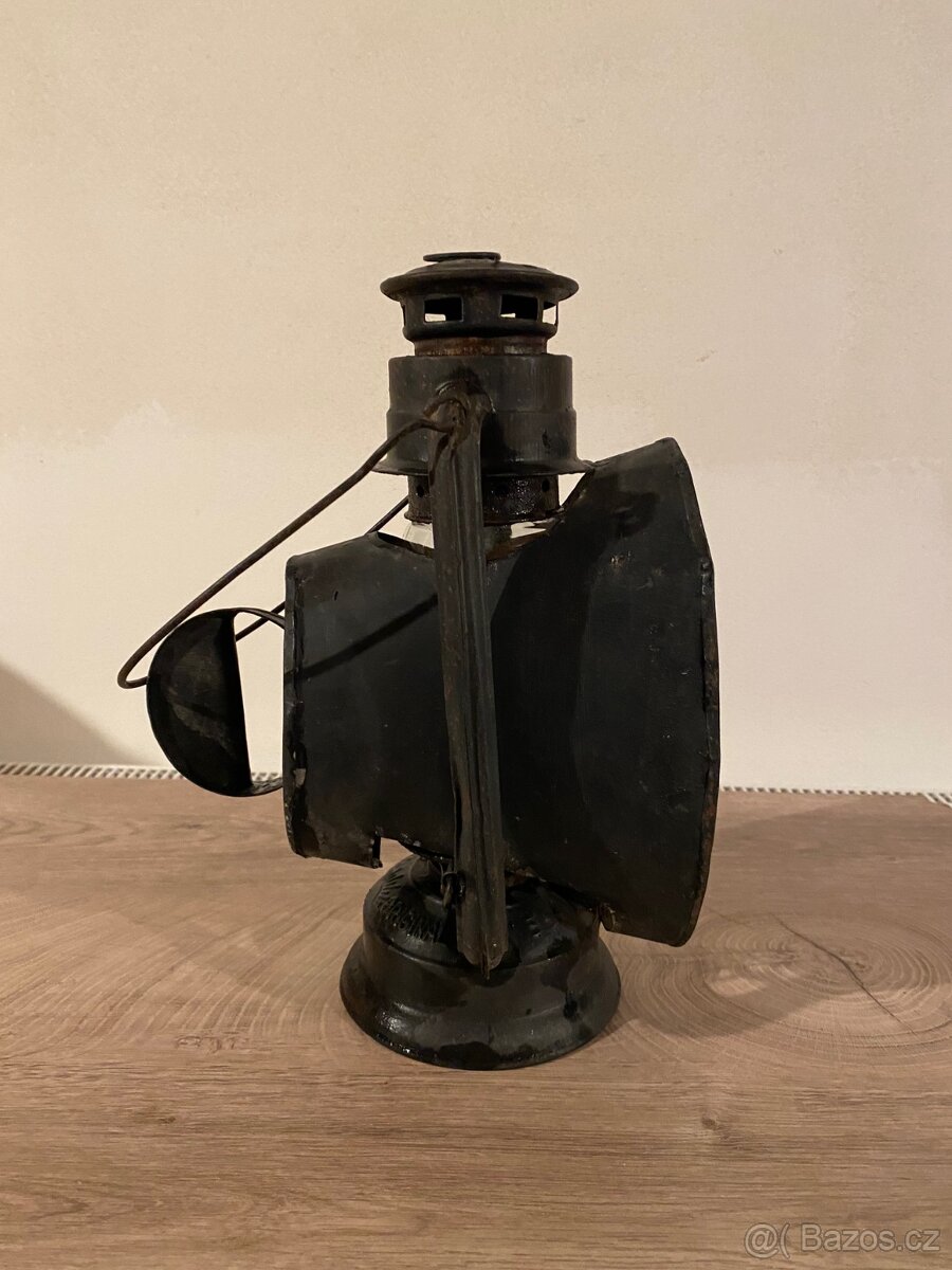 Stará petrolejová lampa