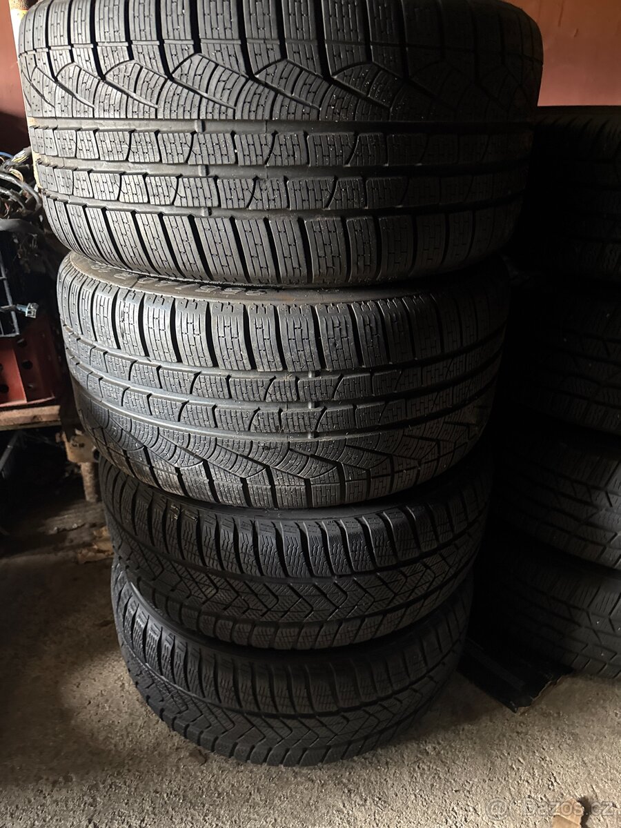 255/40 R18 + 225/45 R18