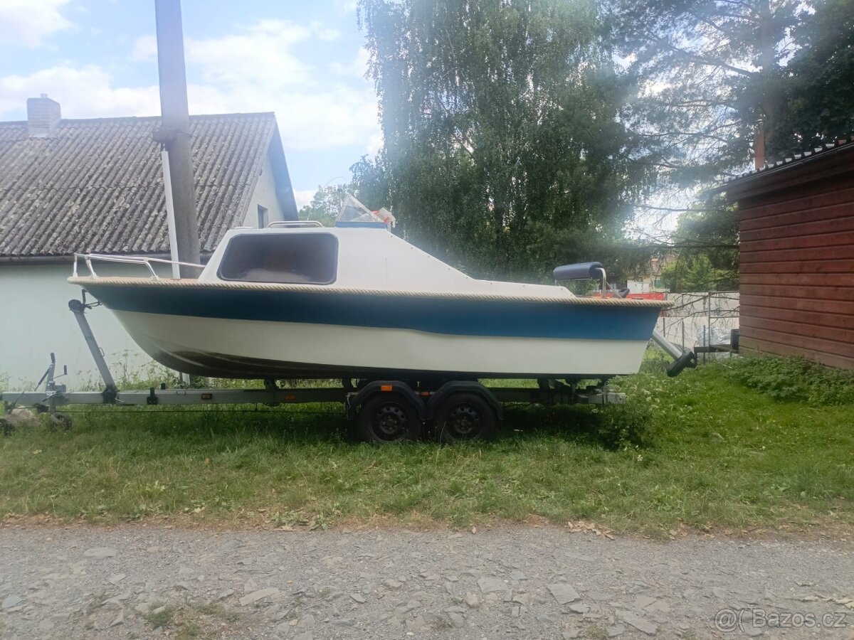 Motorový člun