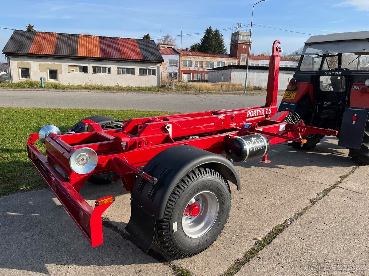 Traktorový nosič kontejnerů Portýr 7.5 - skladem