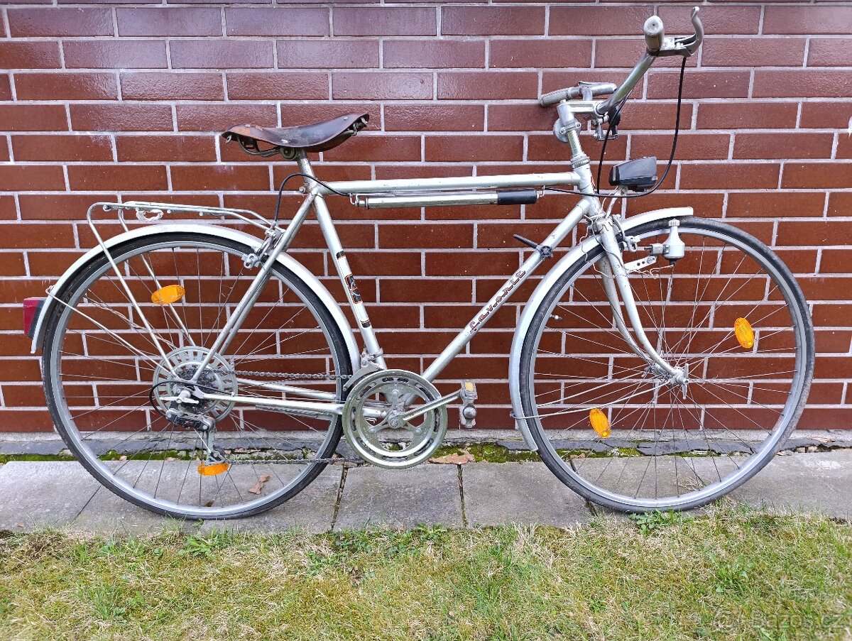 Jízdní kola Favorit