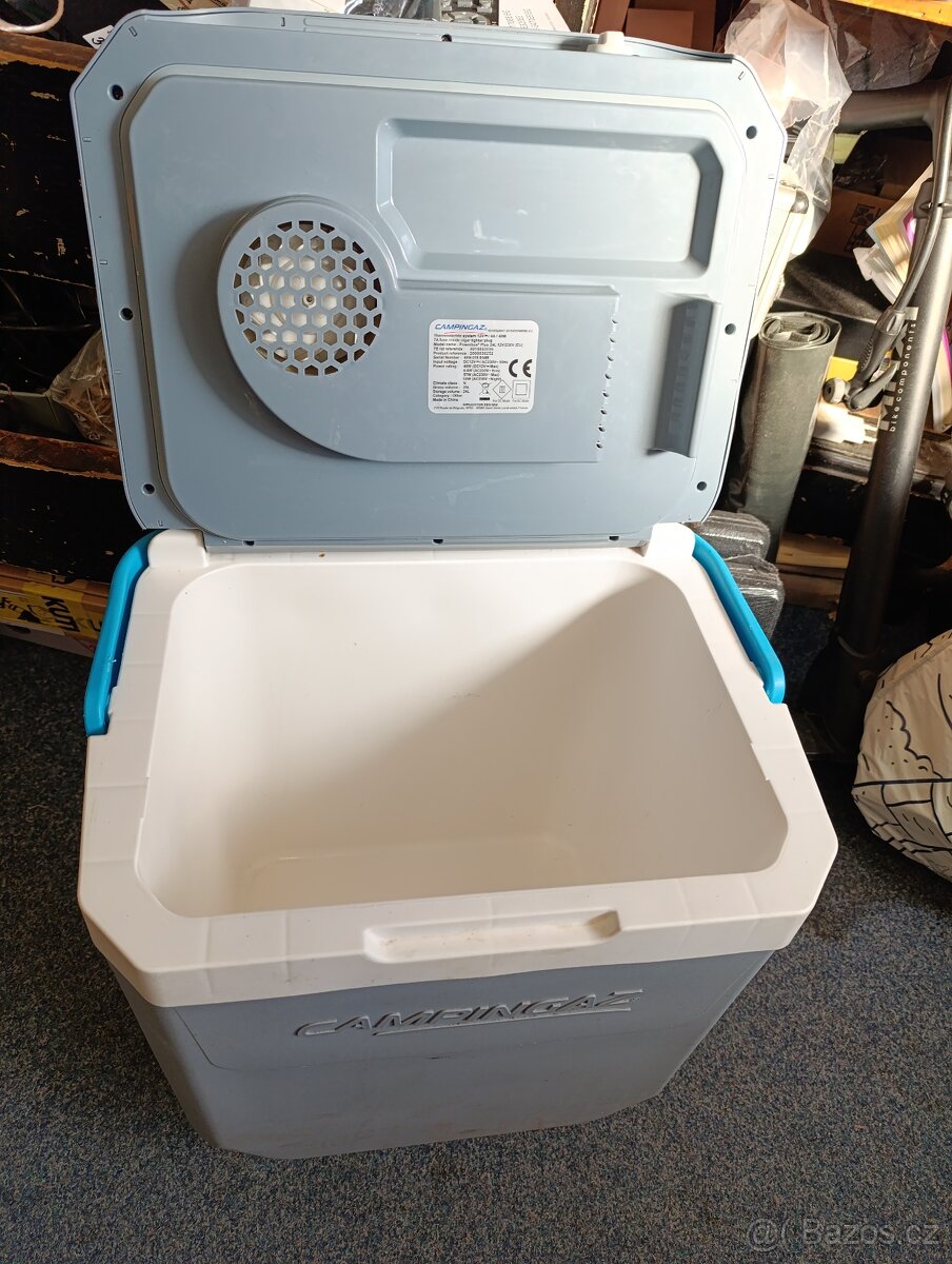 Cestovní chladící box