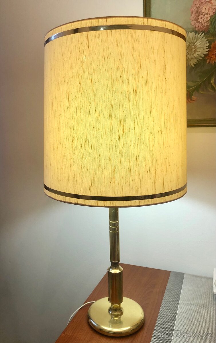 Stolní lampa ve vintage stylu.