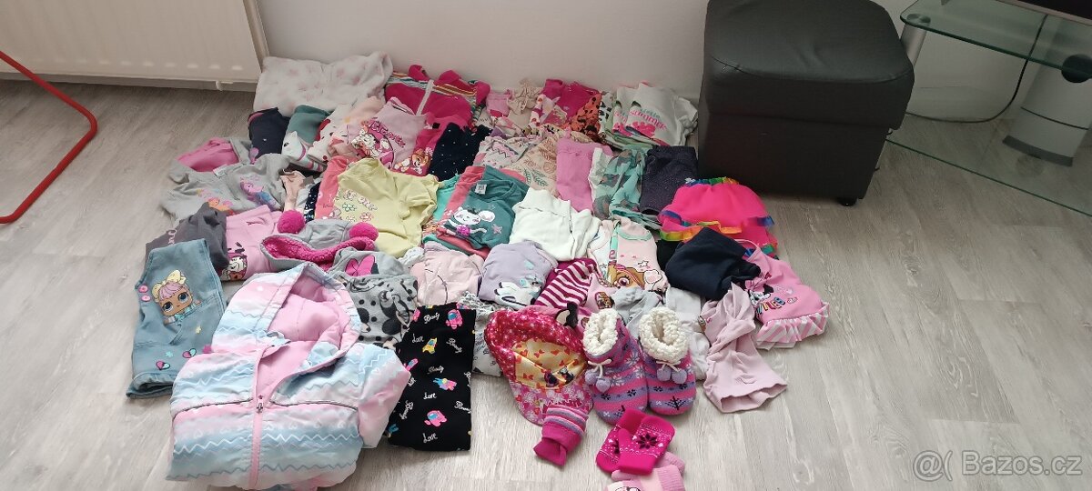 Balík dívčího oblečení 116/122