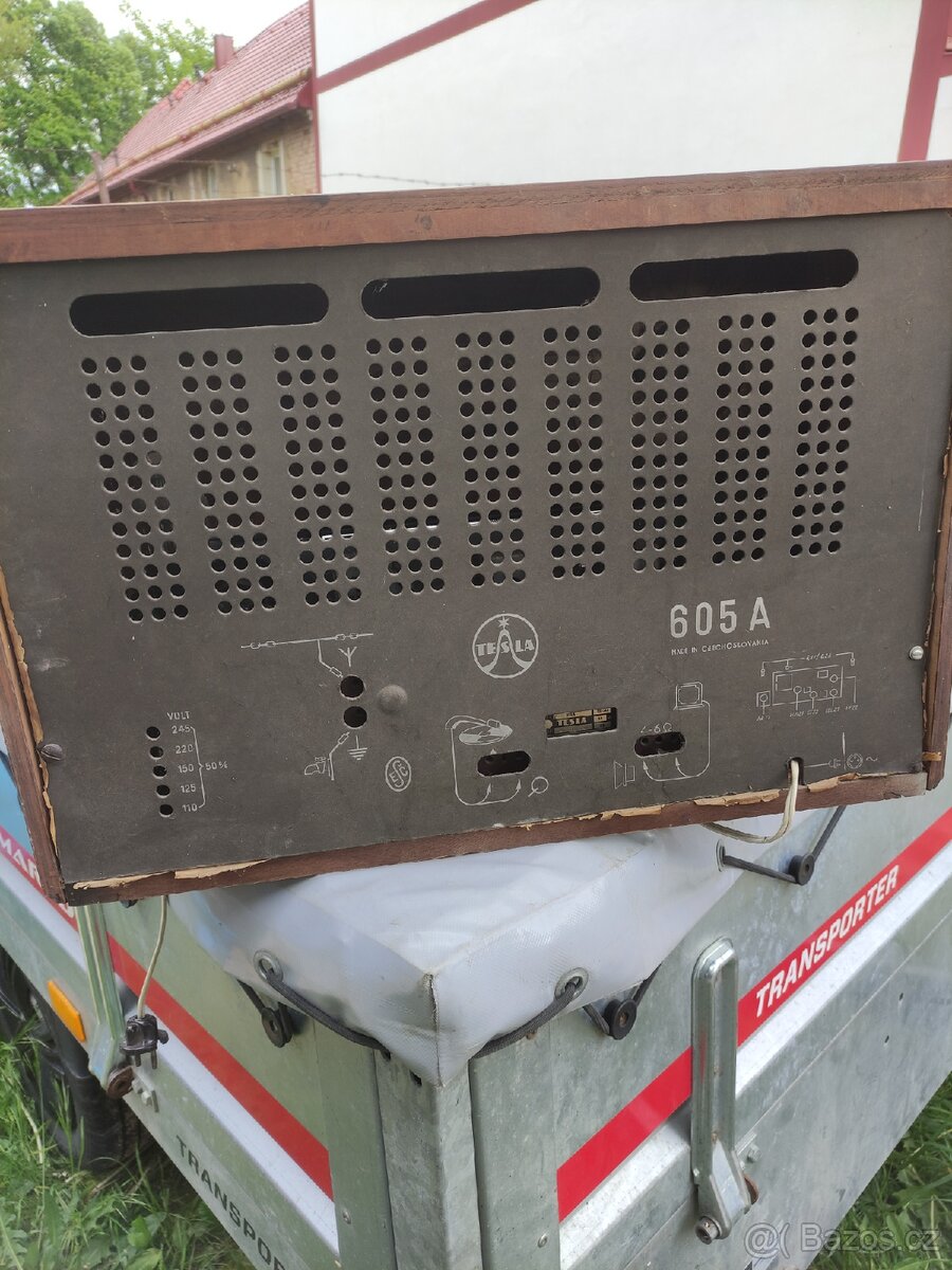 Radio tesla 605a