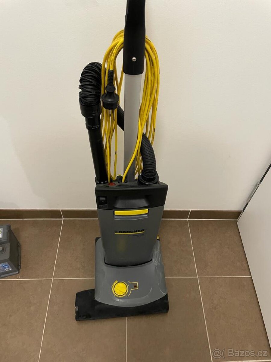 Kartáčový vysavač Karcher Professional CV 38/2