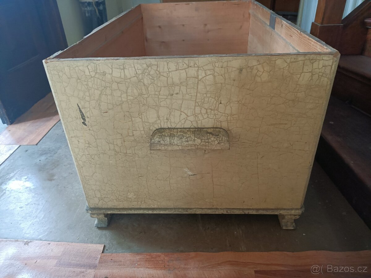 Stara truhla, Starozitna truhla,Dřevěná truhla