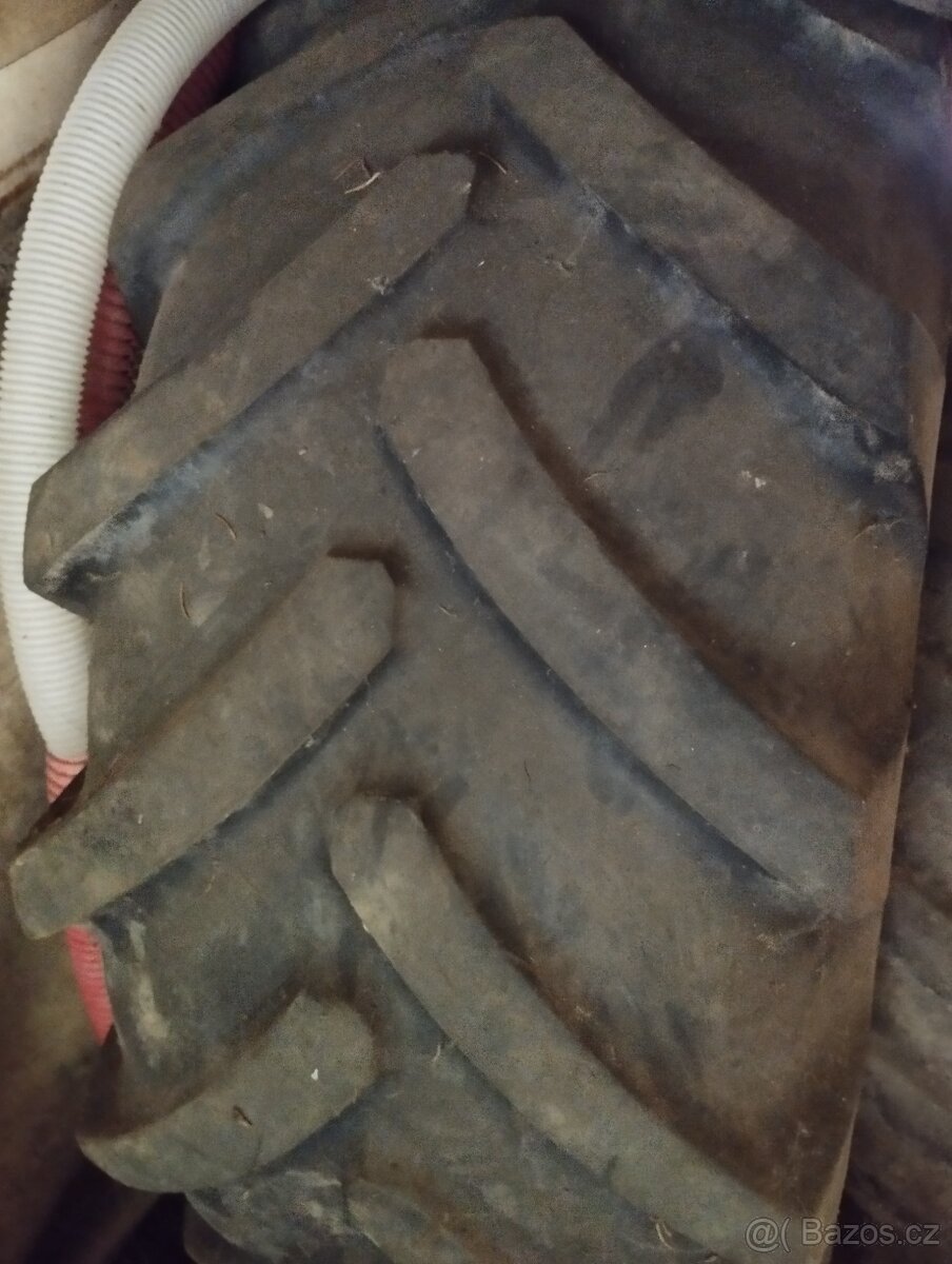 Pneu Michelin 425/75 R20