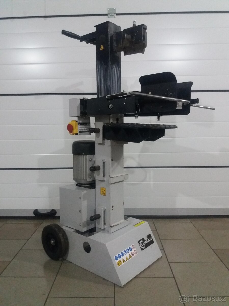 Hydraulický štípač dřeva