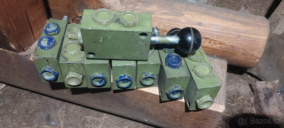 Hydraulický rozvaděč