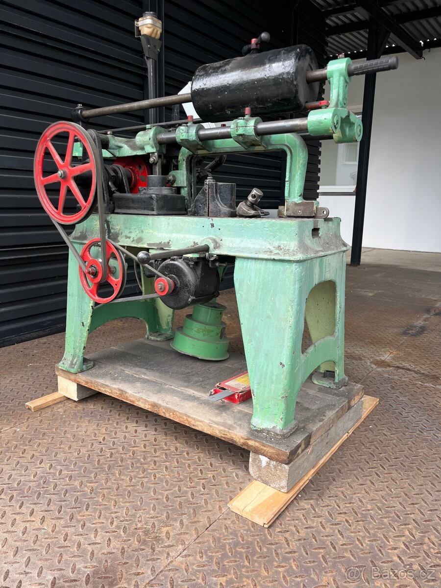 Stara funkcni litinova pila