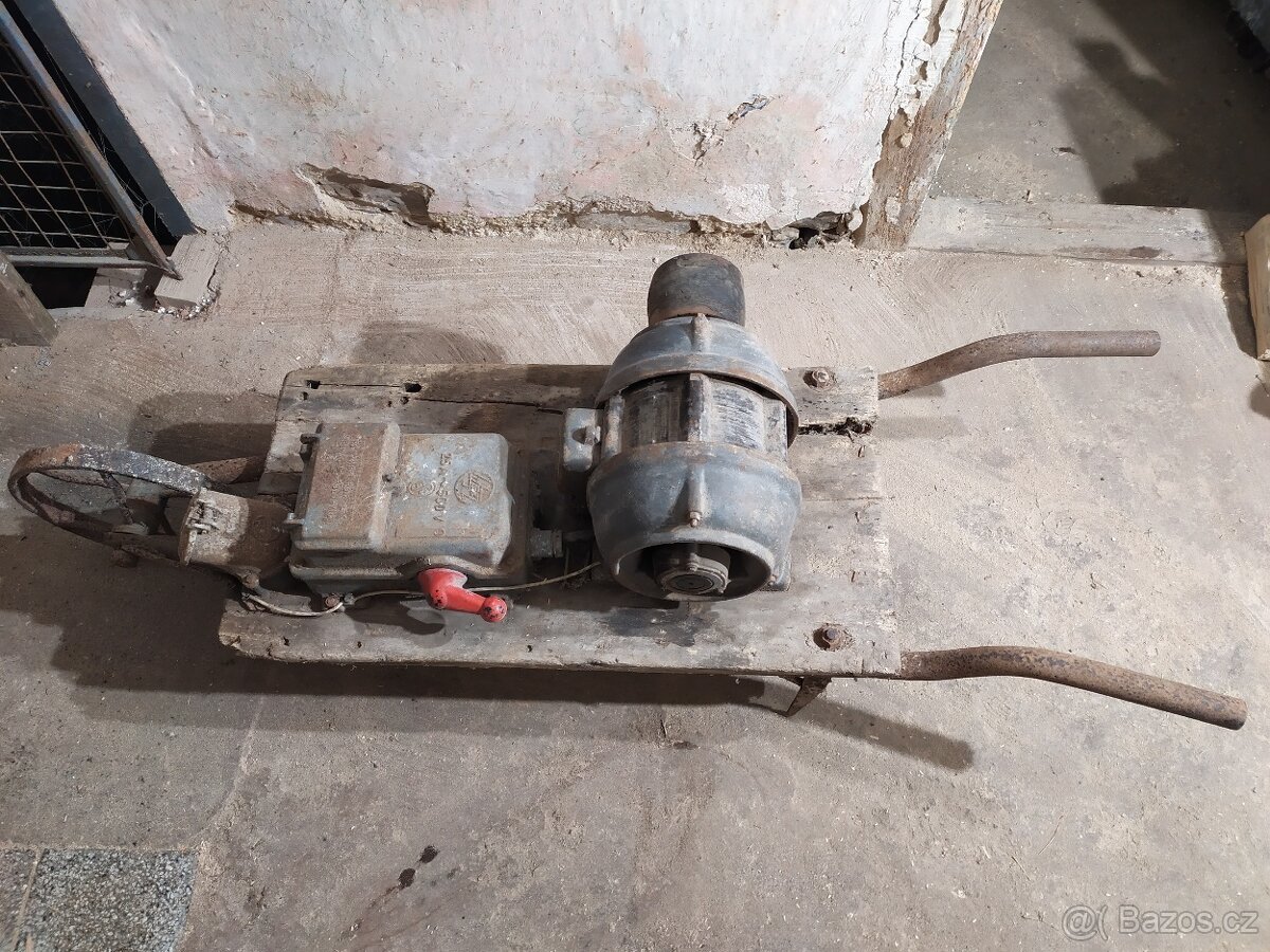 Elektromotor Sousedík na podvozku