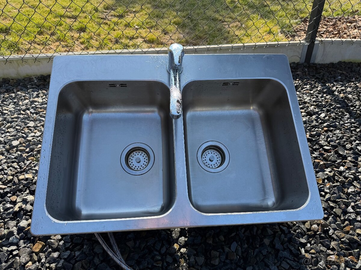 Dvojdřez IKEA s baterií