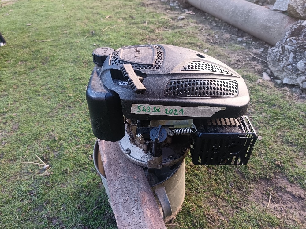 Motor HECHT 543 SX na náhradní díly
