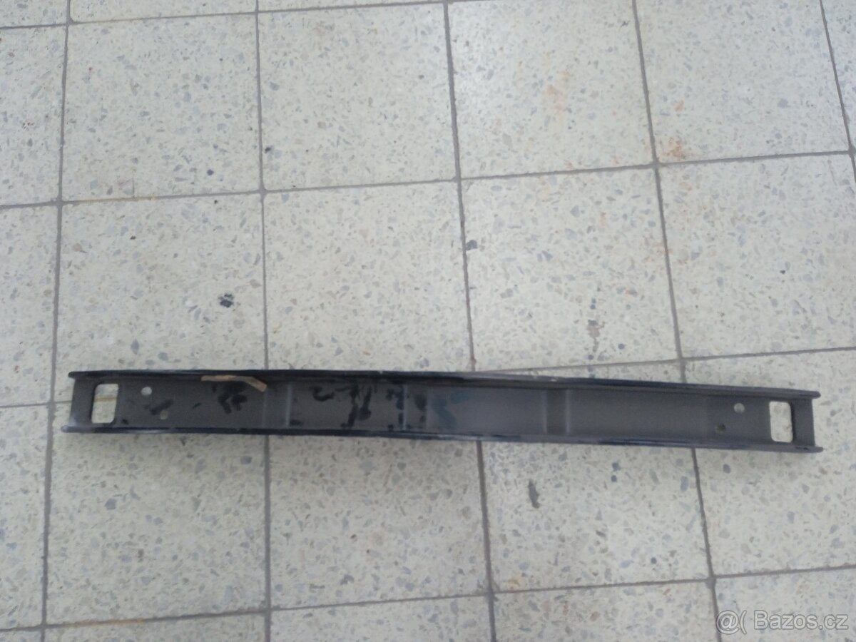 Předni výztuha Ford Escord nová