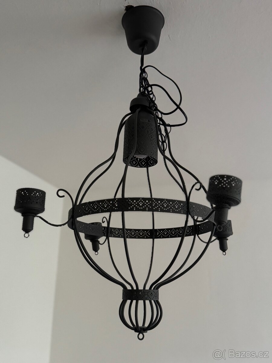 Kovový lustr IKEA