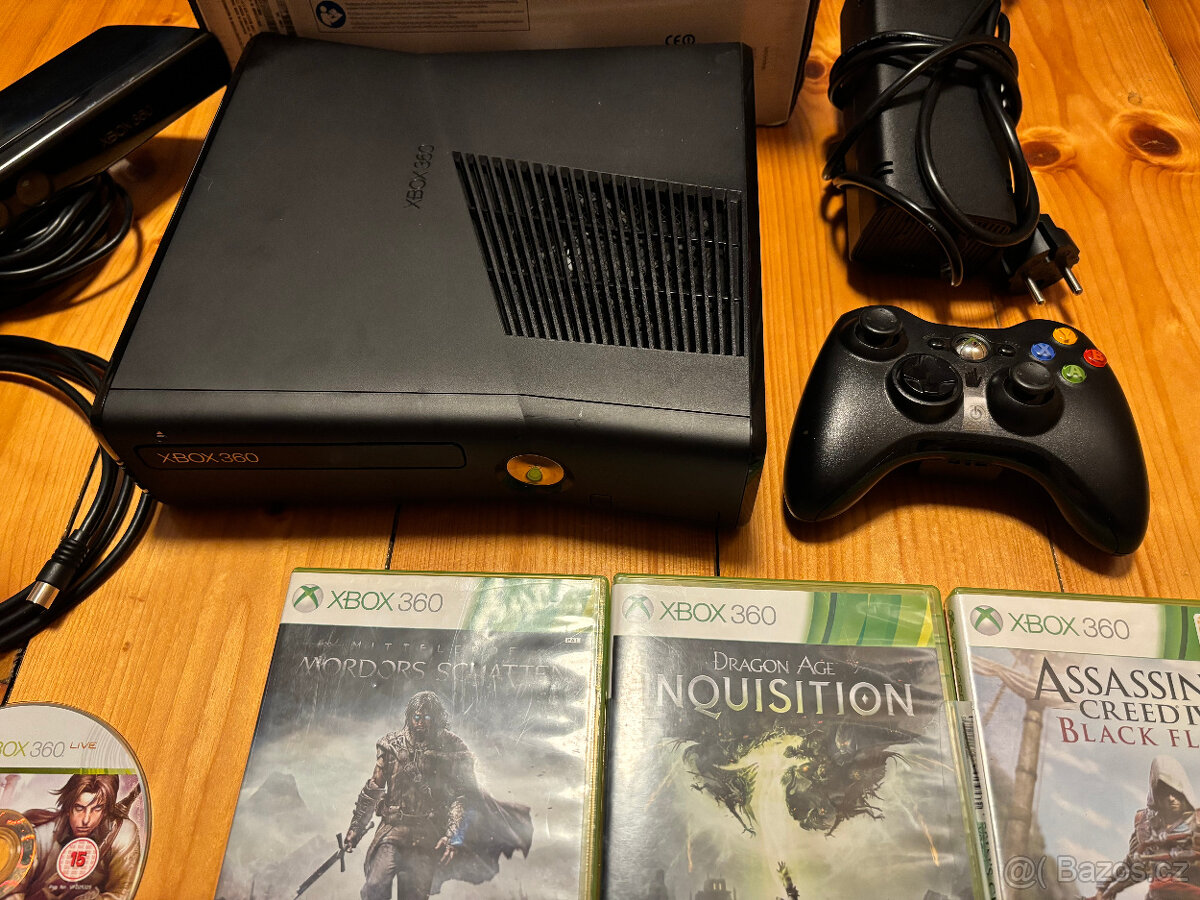 Xbox 360S Slim + Kinect + 4 hry Super stav