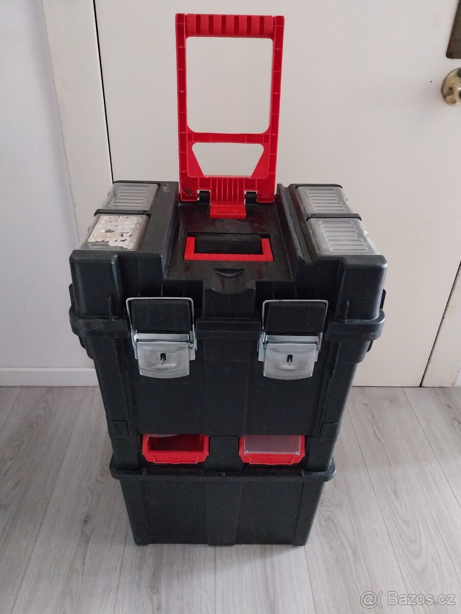 Kufr - box na nářadí na kolečkách