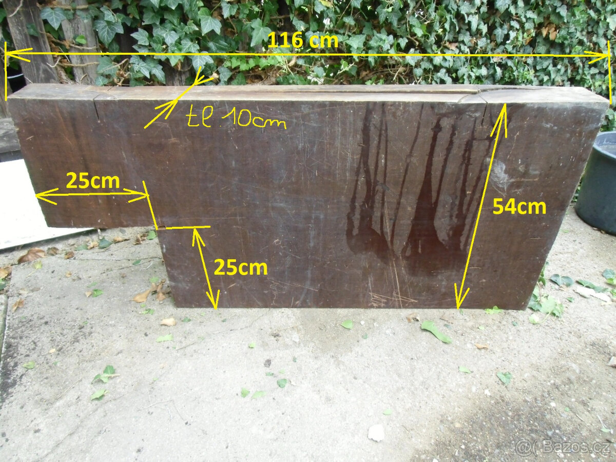 Pertinax (Kartit) 116 x 54cm, deska má tloušťku 10cm.
