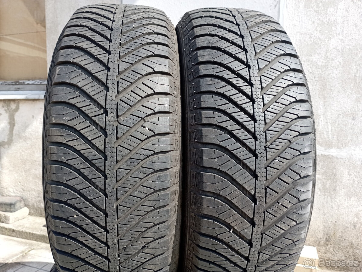 215/60/17 Goodyear celoroční pneu 2ks